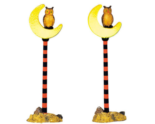 Crescent Moon Street Lamp
